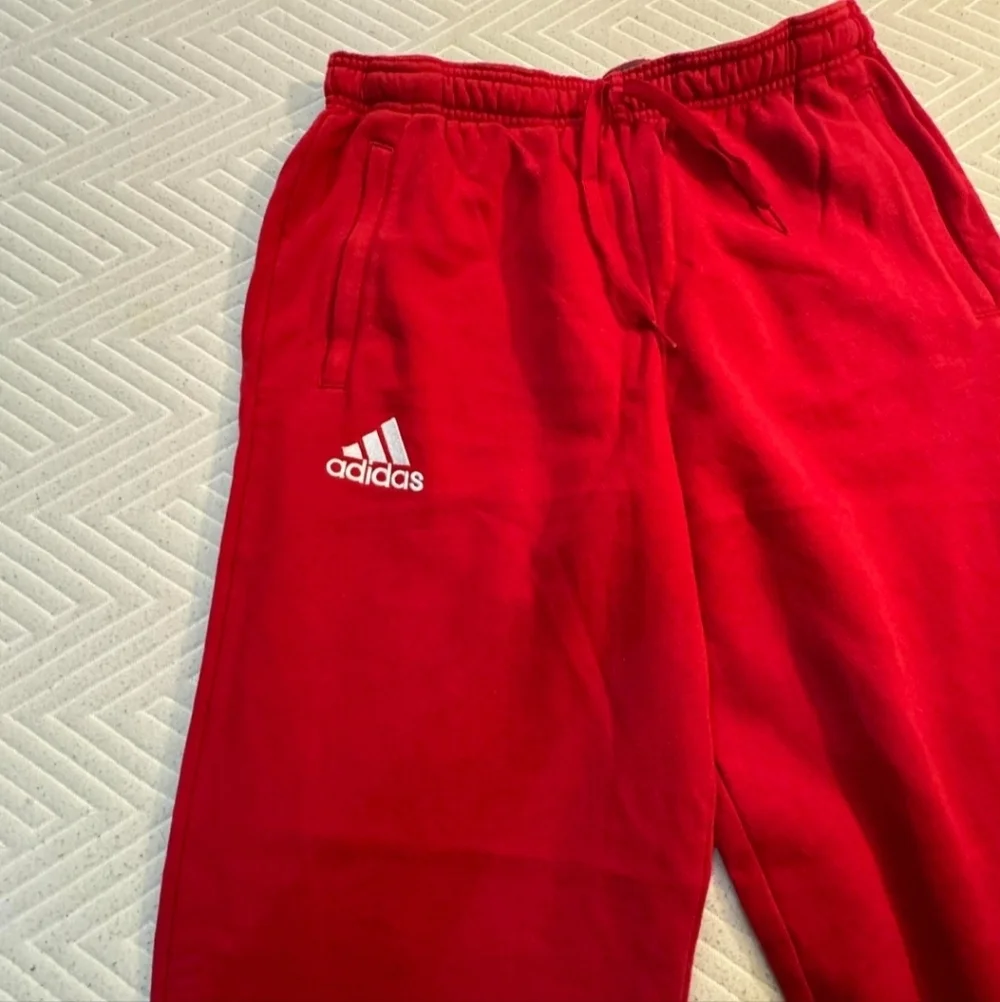 Adidas Red Straight Leg Sweatpants Men's Medium M Pockets Drawstring Logo EUC